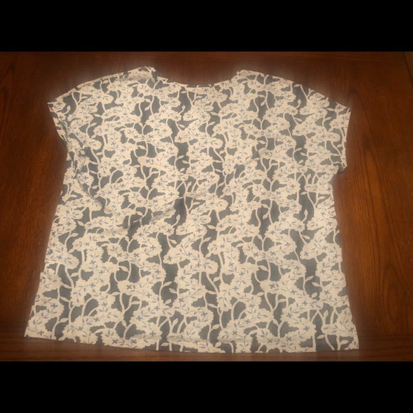 SALE Gap Linen Blend Floral Top - Picture 4 of 7